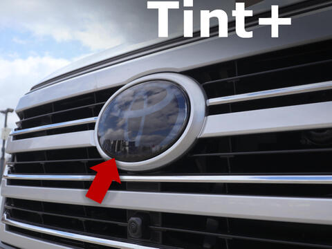 Tint+ トヨタ ランドクルーザー VJA300W/VJH300W/FJA300W フロントエンブレム 用 (スモーク)