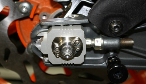 RC390/DUKE390 リア クイックチェンジキット
