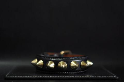 [Outlet] High conical studs wristband