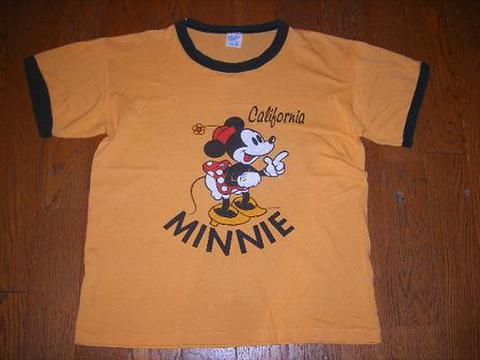 ミニーマウスのTシャツ