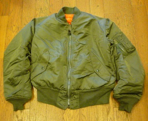 ALPHAのMA-1 (カーキ)SMALL