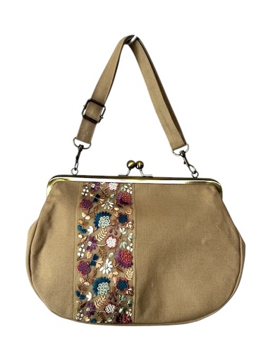 【ショルダー】がま口バッグ　刺繍ベージュ（手持ち用）