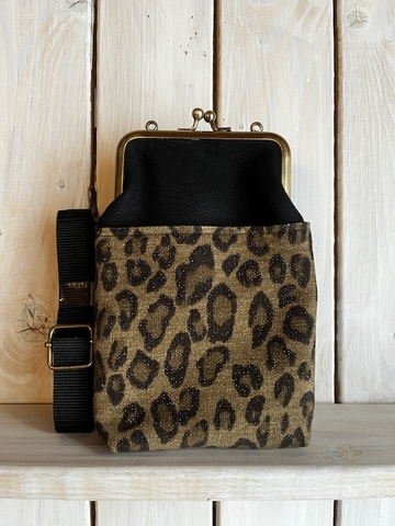 【スマホ】がま口ショルダー　豹柄