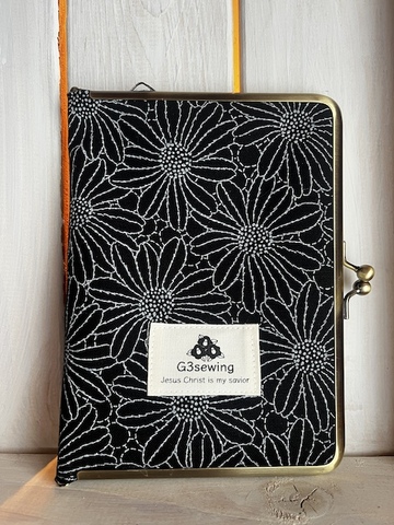 お薬手帳  ブラックマーガレット