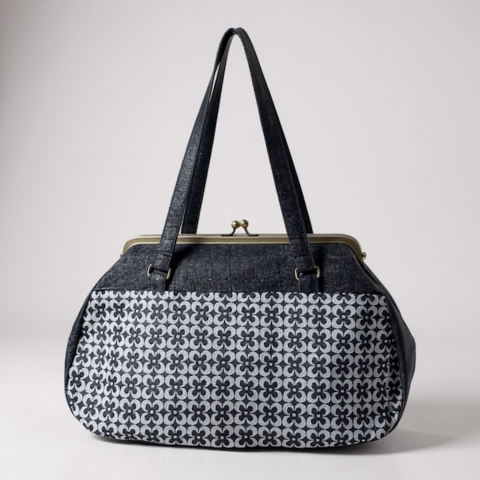 デニムのがま口バッグ　レトロ花柄