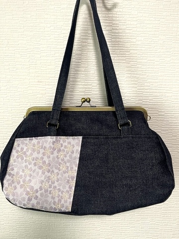 デニムのがま口バッグ　金蘭さくら　薄むらさき