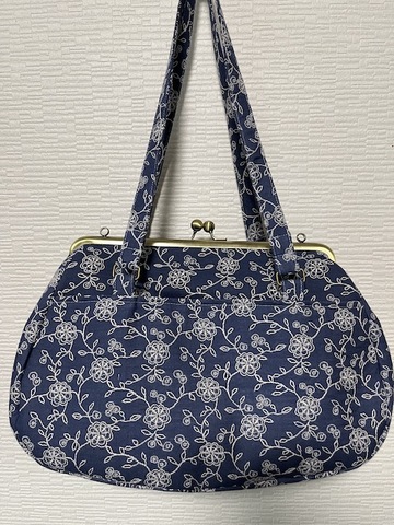 【６月限定】刺繍生地のがま口バッグ