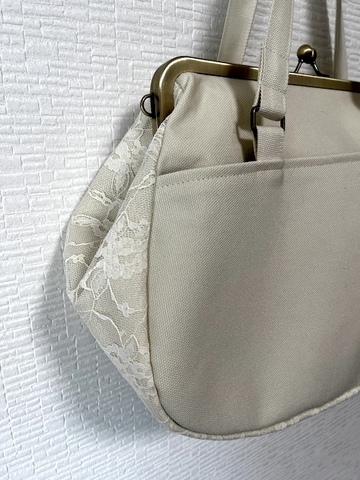 がま口バッグ　マチだけにレース　アイボリー