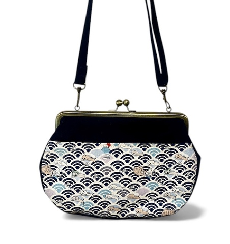 【ショルダー】がま口バッグ　猫と鯛焼き　ネイビー