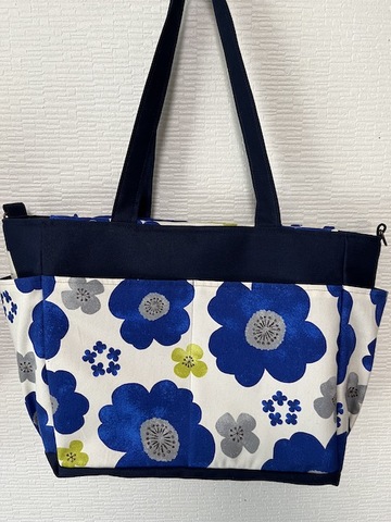 トートバッグ　お花畑　ブルー