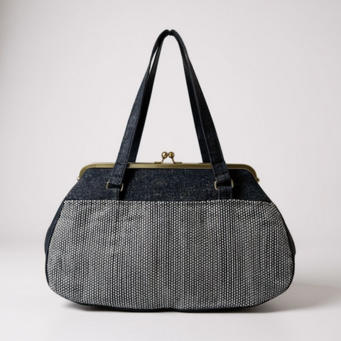 デニムのがま口バッグ　刺し子