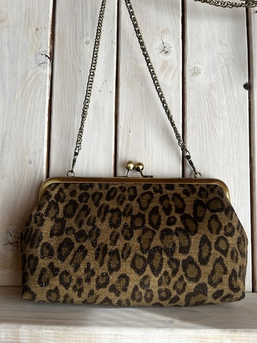 スクエアポーチ大　豹柄（ラメ入り）