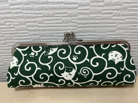 メガネ・ペンケース　唐草と猫　みどり