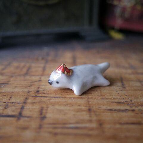つぐみ製陶所　フェーヴ（カワウソ）