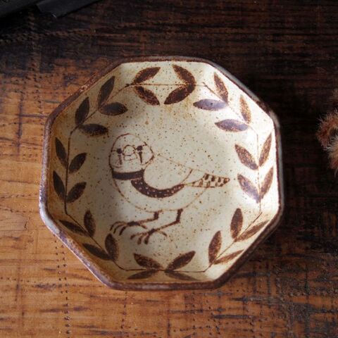 つぐみ製陶所 八角豆皿（キンカチョウオス）