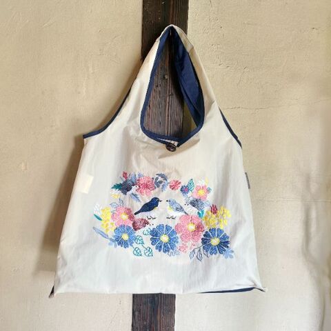 北村ハルコ　刺繍エコバッグ（ホワイト）