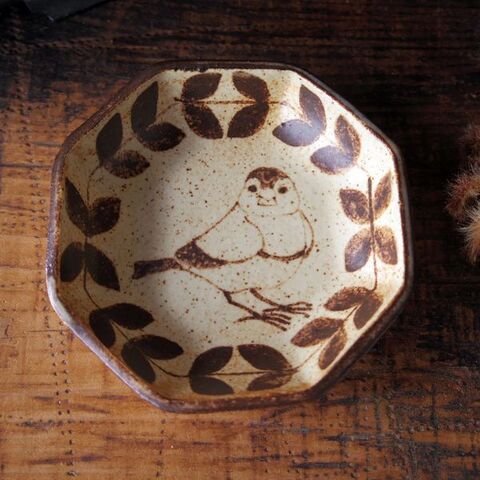 つぐみ製陶所 八角豆皿（カノコ前向き）