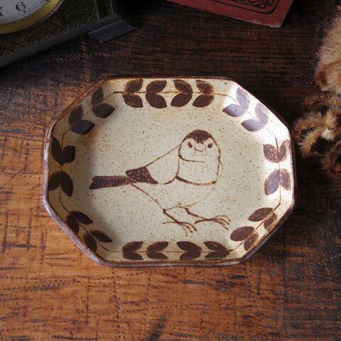 つぐみ製陶所 八角小皿（カノコ前向き）