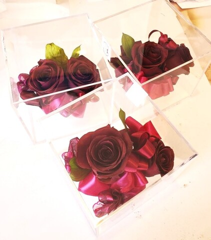 プロポーズのお花を小分けに3つ