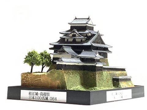 完成品■松江城　 城コレ　ケース付き　サイズ(W113×D92×H113mm) 日本の城　お城のジオラマ模型　プラモデル　城郭模型 お城コレクション　城コレ