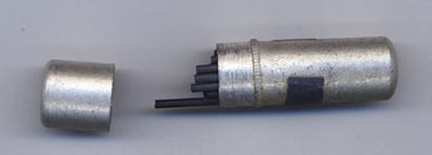 メーカー不明　1.18mm　ペンシル芯・青