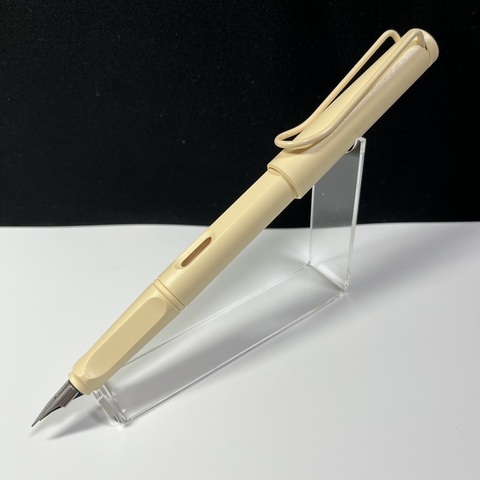 ラミー　サファリ　万年筆　クリーム