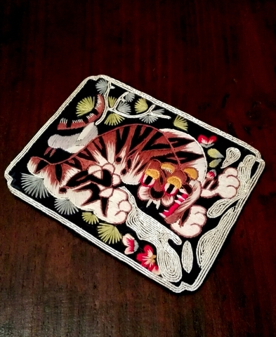 手刺繍パーツ(虎と松)