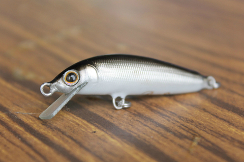 ハンドメイドルアー流5cm銀黒