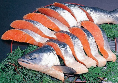 北洋産紅鮭半身切身といくら正油漬 (200g) のセット