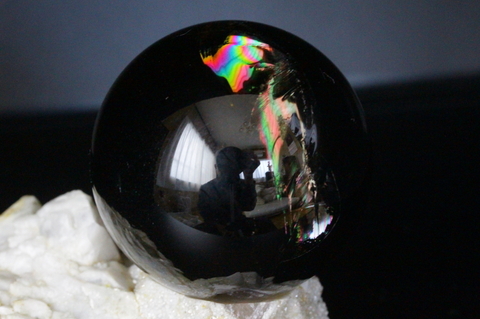 極上！強烈レインボー！ロシア産スモーキークォーツ50mm丸玉【最高品質・透明・光沢・レインボー・超激レア】