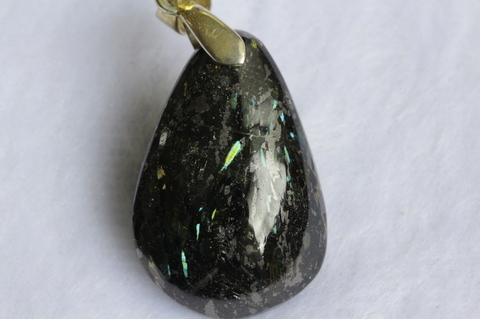 極上！高波動グリーンランド産ヌーマイト・ペンダント２【最高品質・高波動・光沢・超激レア】