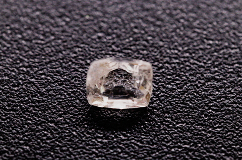 極上宝石1.00ct！超高波動ロシア産フェナカイト・ルース鑑別書付き【最高品質・超透明・超光沢・超激レア】