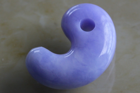 極上！糸魚川産天然ラベンダー色翡翠【最高品質・光沢・超激レア】