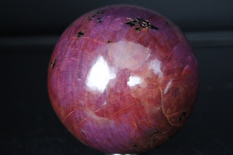 極上！超ビッグサイズ66mm！インド産ルビー丸玉【最高品質・光沢・激レア】