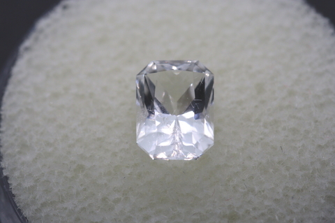 過去最高！超透明1.50ct！超高波動ロシア産フェナカイト・ルース鑑別書付き【最高品質・超透明・超光沢・超激レア】