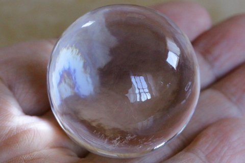 極上！超透明ヒマラヤ水晶丸玉【最高品質・超透明・光沢・激レア】