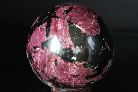 極上レッド！ビッグサイズ70mm！ロシア産ユーディアライト丸玉【最高品質・光沢・激レア】