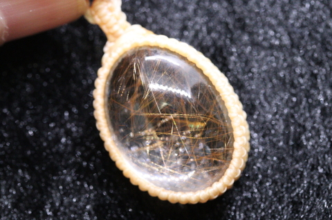 超透明！ビッグサイズ35.8ct！マニハール産ゴールドルチル・マクラメペンダント【最高品質・超透明・超光沢・超激レア】