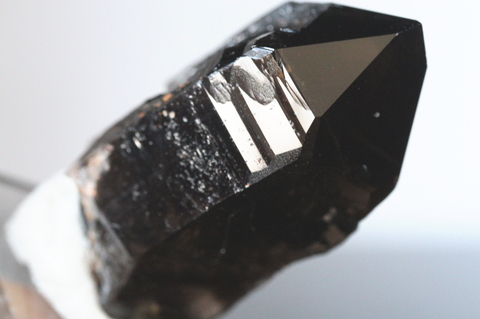 極上テカテカ！高波動マラウイ産スモーキークォーツ26.4g【最高品質・超透明・超光沢・超激レア】