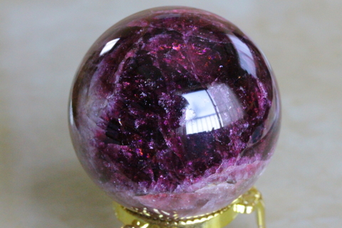 超激レア！極上ロシア産ルべライト50mm丸玉【最高品質・透明・光沢・レインボー・超激レア】