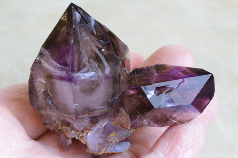 極上！高波動ブランドバーグ産アメジスト【最高品質・高波動・透明・光沢・レインボー・レコードキーパー・激レア】