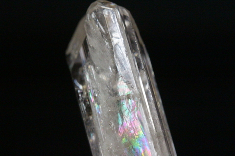 高品質！シナジー12高波動ダンビュライト13.4g【高品質・透明・光沢・レインボー・希少】