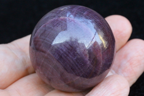 超激レア！高品質インド産ルビー41mm丸玉【高品質・光沢・超激レア】