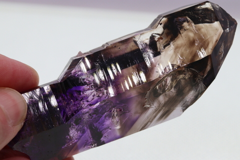 超光沢！マスタークリスタル！高波動ブランドバーグ産アメジスト105.5g【最高品質・超透明・超光沢・超激レア】