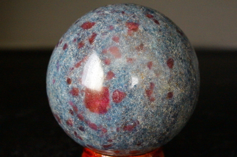 極上！インド産カイヤナイト＆ルビー52mm丸玉【最高品質・光沢・激レア】