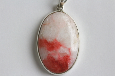 入手困難！超希少石！高波動グリーンランド産ツグツパイト（ツグツープ石）ペンダント【最高品質・高波動・光沢・超激レア】