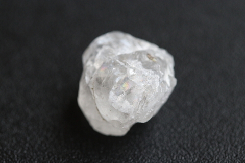 まるごとホワイト ロシア産フェナカイト原石 15.0ct