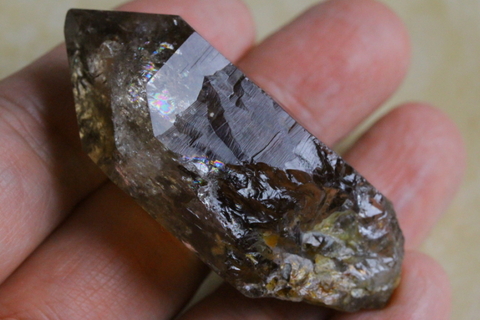 超激レア！高波動ロシアウラル産スモーキークォーツ【最高品質・高波動・透明・超光沢・レインボー・レコードキーパー・超激レア】