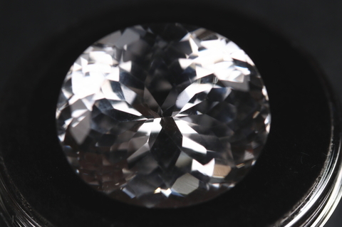 世界最大級22.9ct 完全透明 ロシア産フェナカイト・ルース