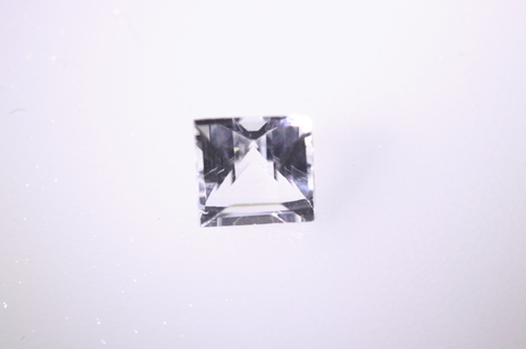 極上超透明！高波動ロシア産トパーズ・ルース0.89ct鑑別書付き【最高品質・超透明・超光沢・超激レア】